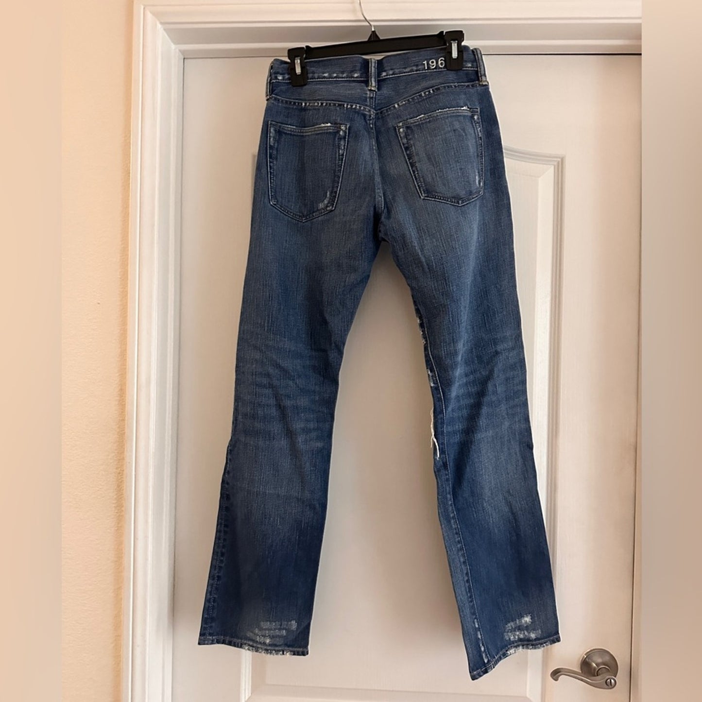Gap 1969 authentic straight leg distressed jeans size 29x32