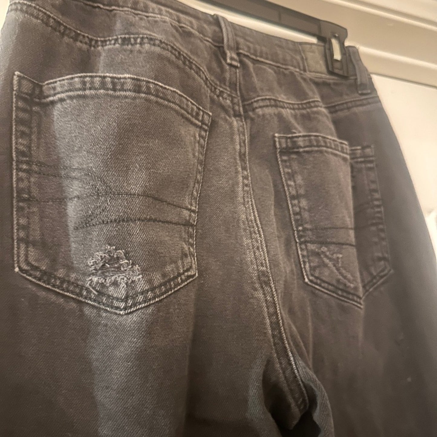 American eagle outfitters dark wash denim jeans straight leg size 2 short