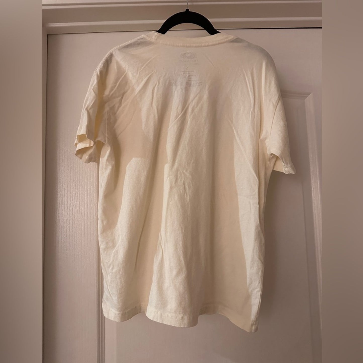 Fruit of the loom cream graphic pocket tee size small
