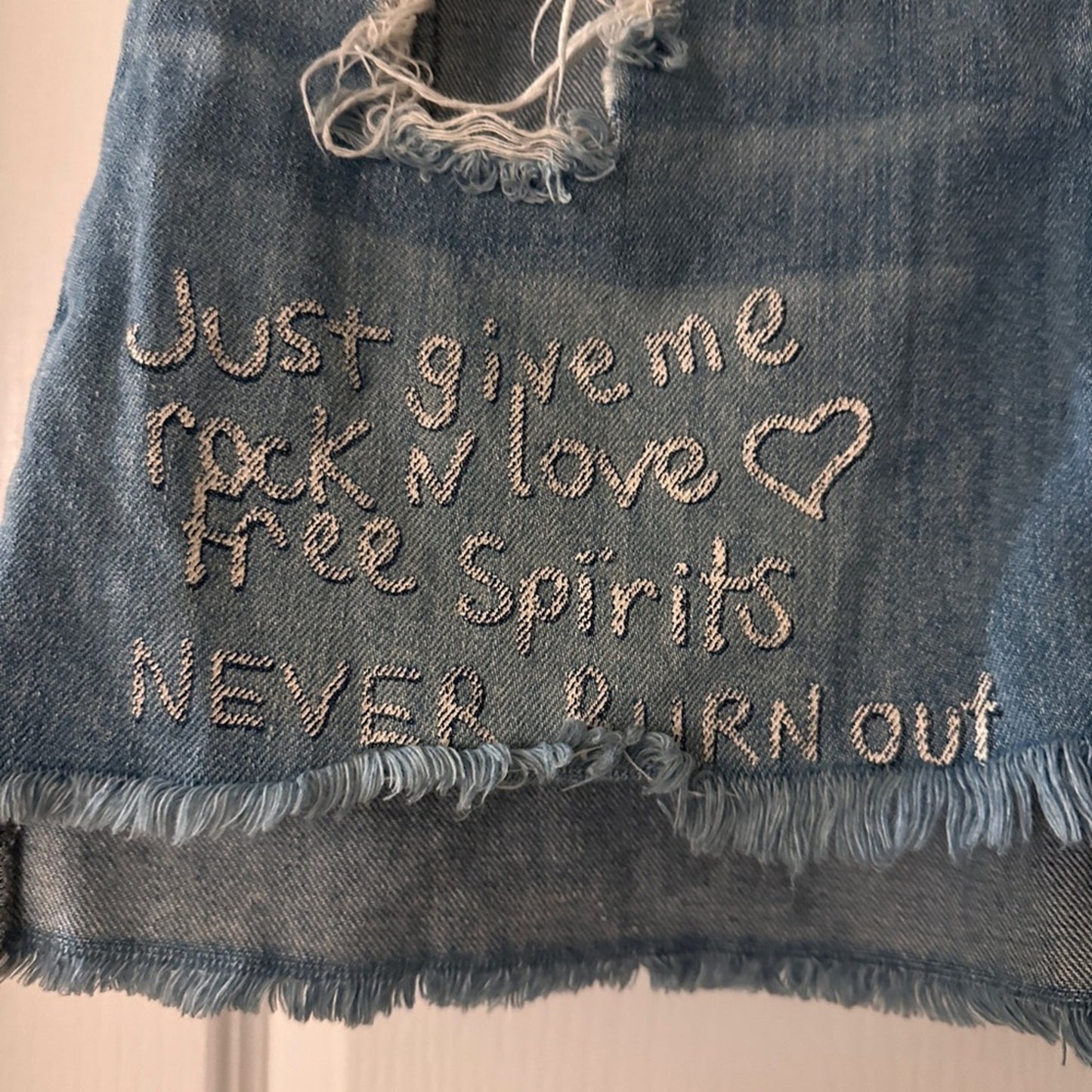 Zara Unique distressed mini skirt size xs