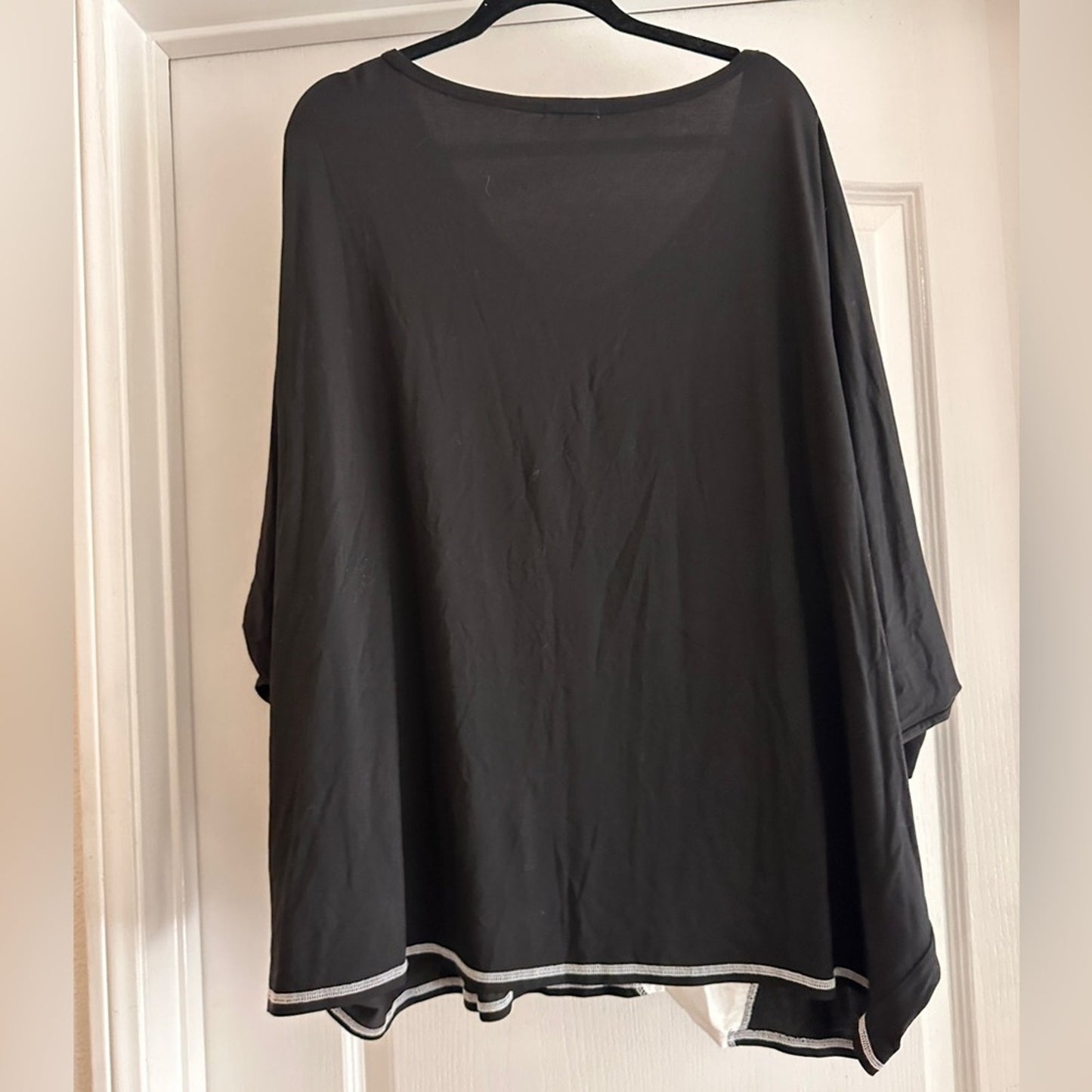 🍷Lemon Grass black Vneck oversized blouse size xxl