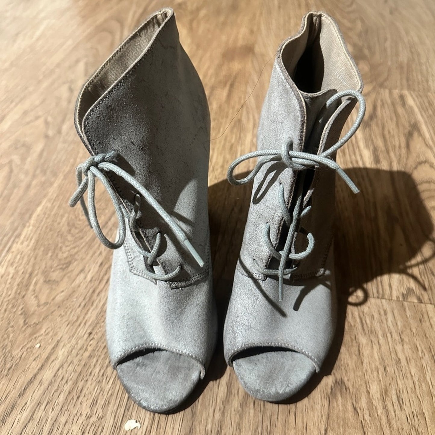 🍷ASOS grey open toe heeled ankle booties size 5