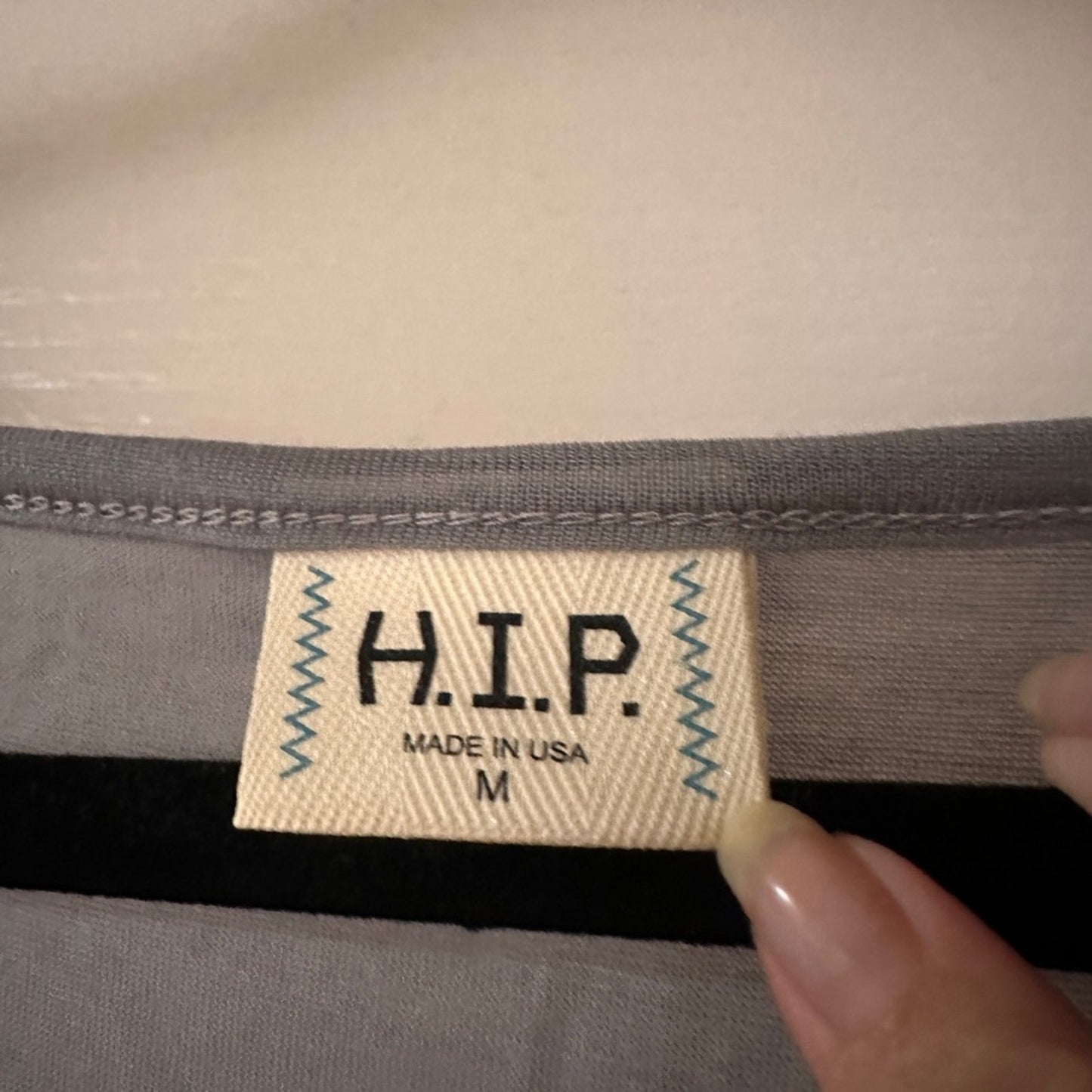 🍷H.I.P. Gray Tencel / Rayon short sleeve tee size medium