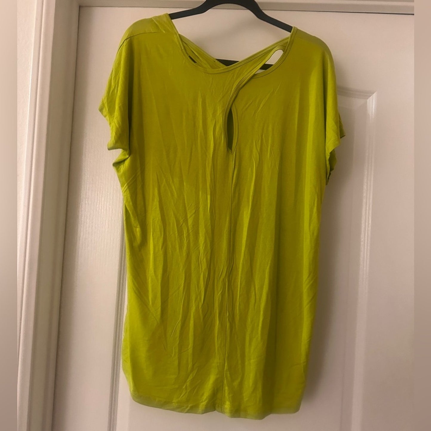 🍷Cable & Gauge bright green criss cross back tee shirt size XL