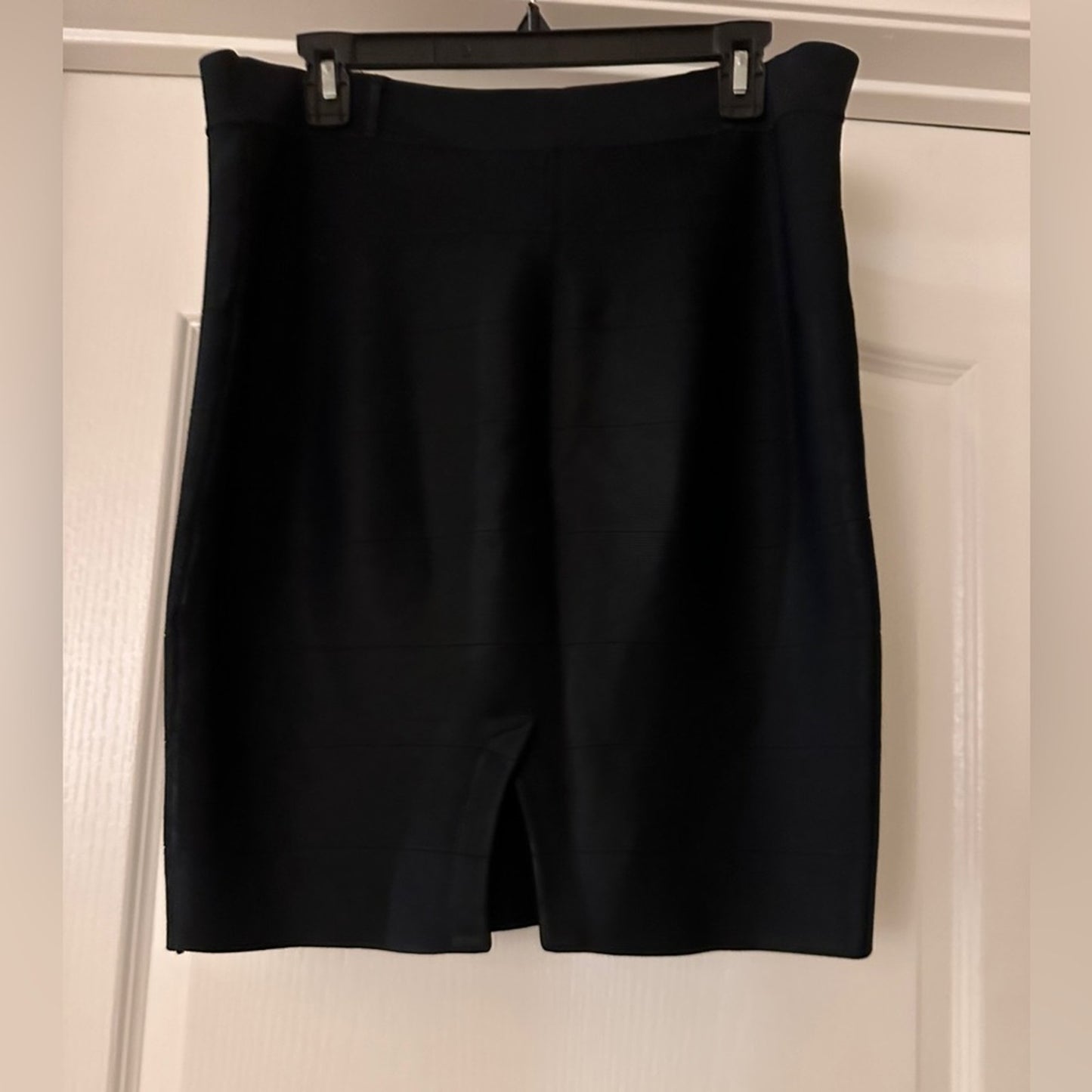 🍷Guess black pencil bandage skirt size large
