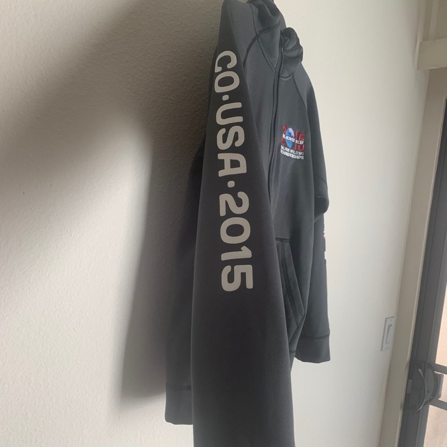Men’s world ski championship zip up hoodie size small