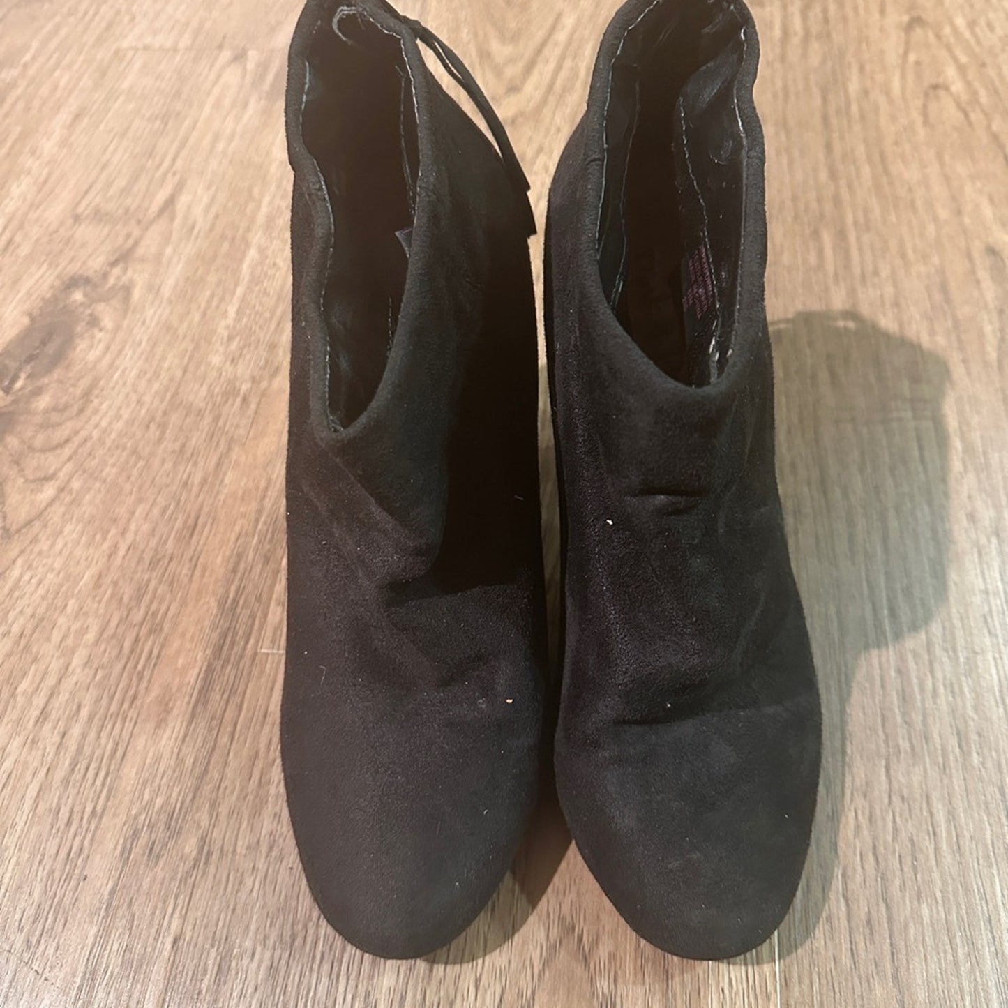 Pink & Pepper faux suede heeled booties size 8.5