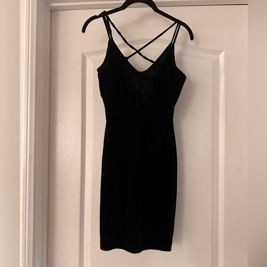 A+Ellen black velvet little black dress size medium