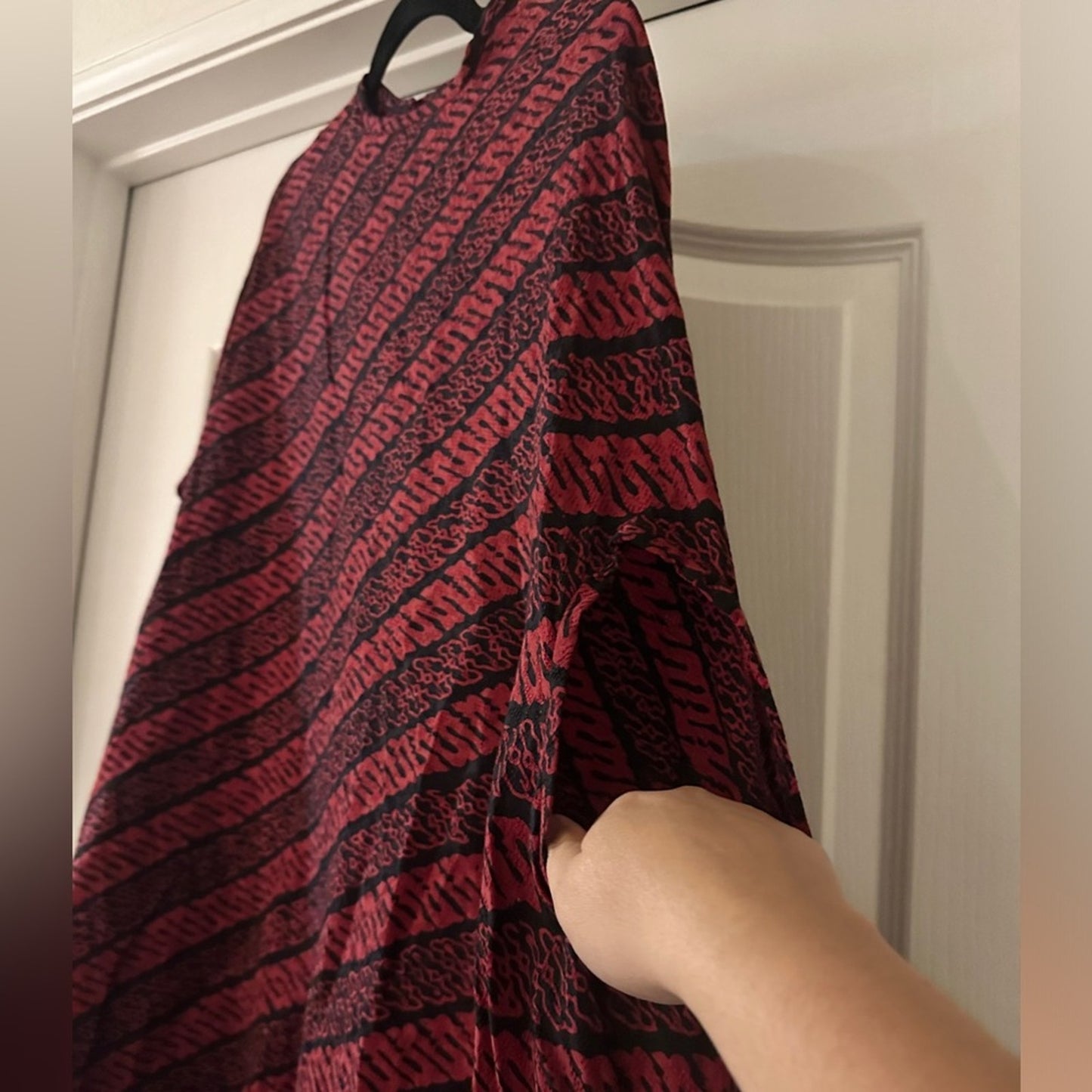 Long black and red poncho one size
