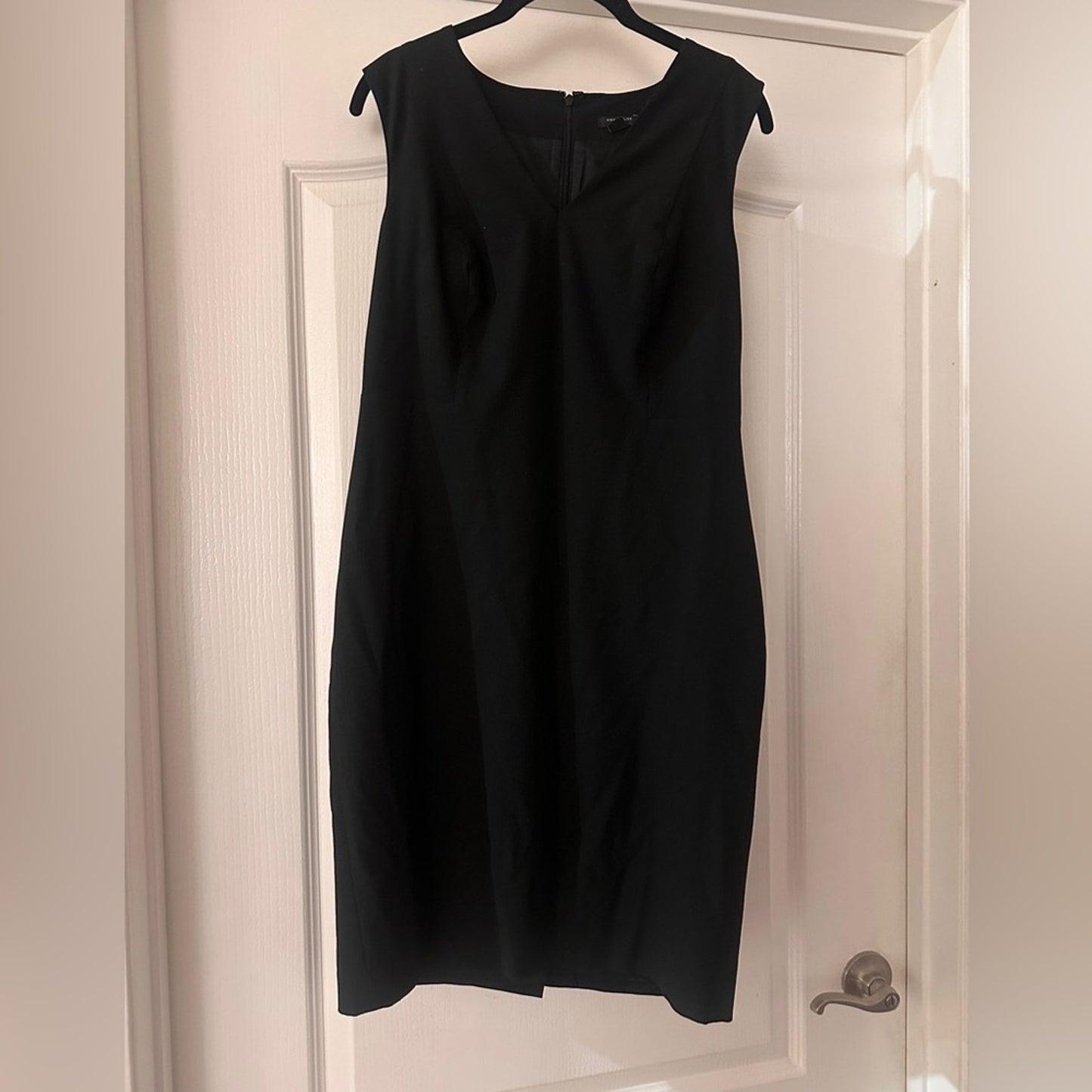 Ann Taylor Sleeveless black career dress size 8 petite