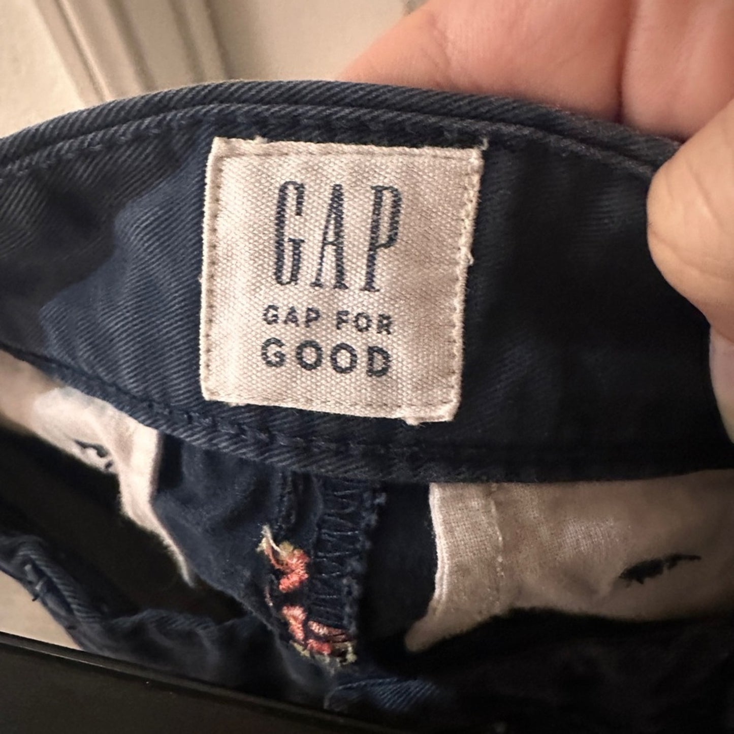 Gap for good flaming embroidered navy shorts size 28