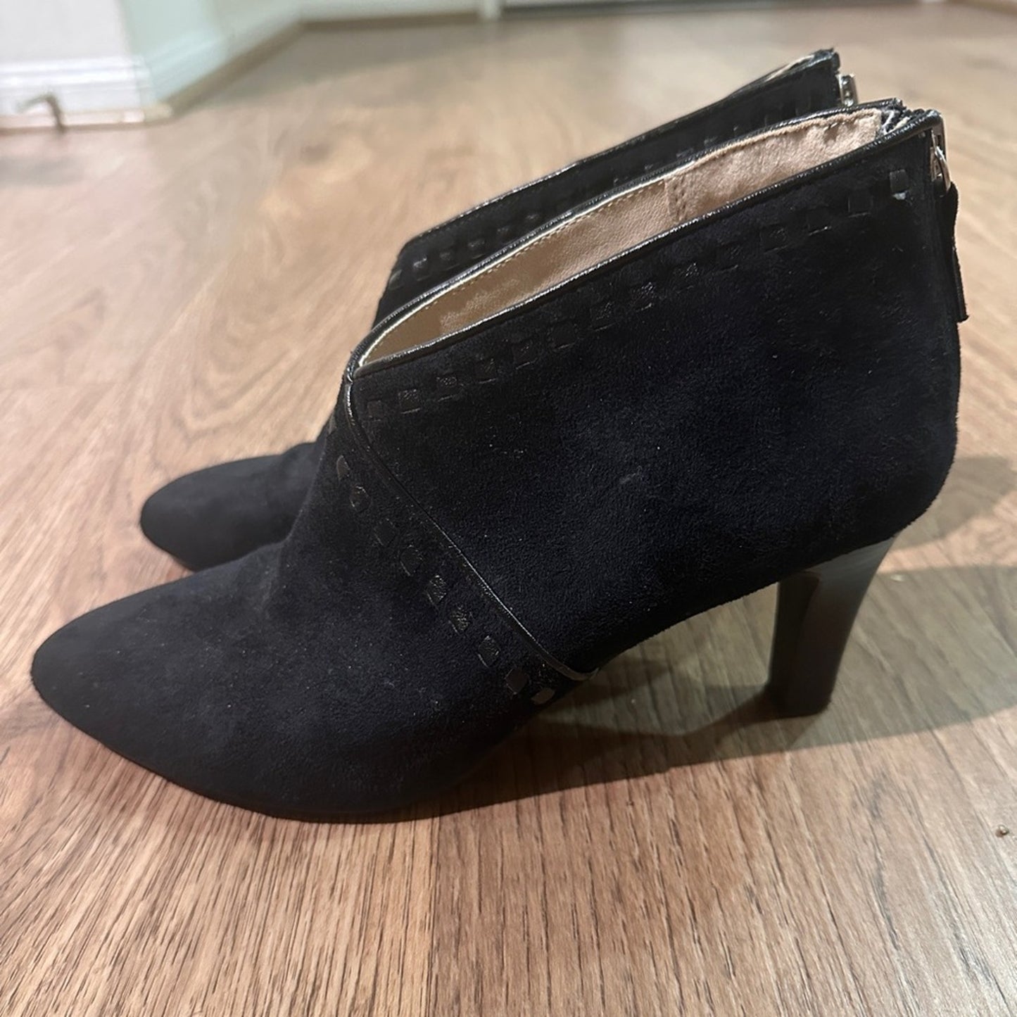 Life stride black leather suede heeled booties size 8.5