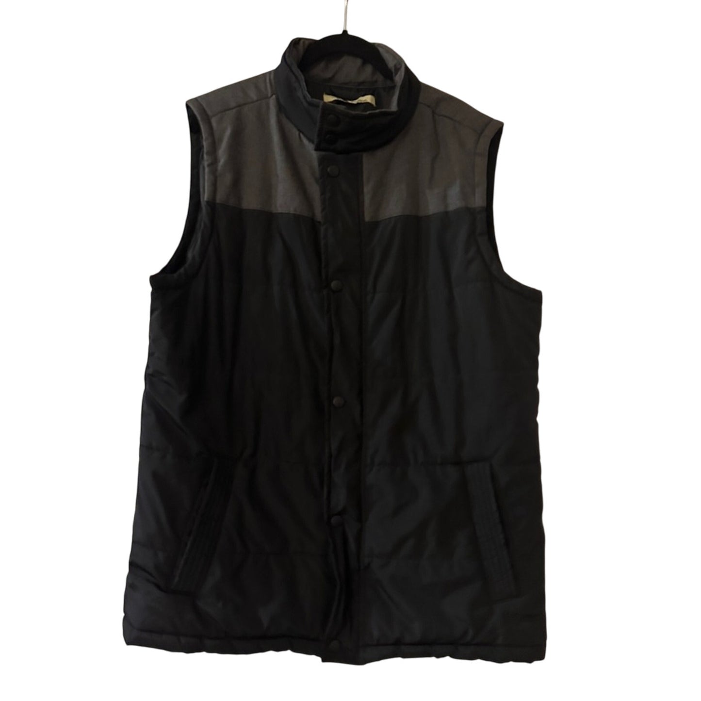 Adventure ridge black and grey puffer vest size large