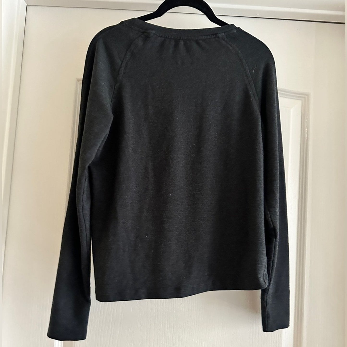 🍷Nike dry fit charcoal grey jersey sweatshirt size medium