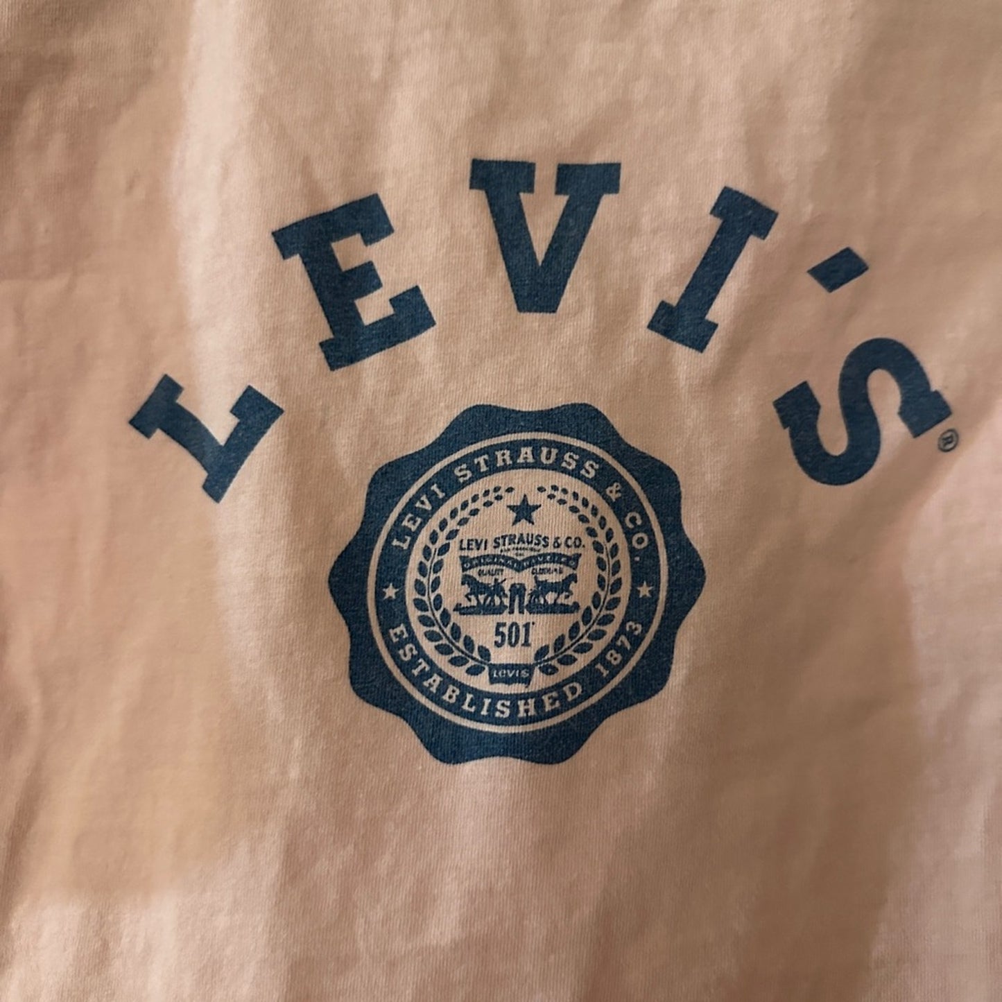 Levi’s pink cotton tee with navy blue logo size medium