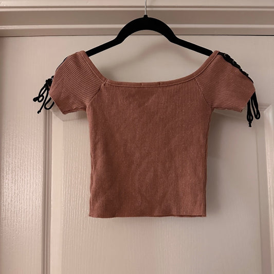 Pretty knit mauve ribbed knit cropped tee size medium