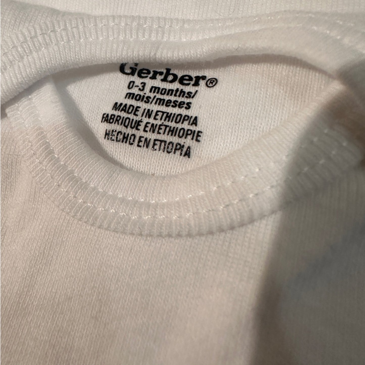 Gerber Set of 3 long sleeve white onesies 0-3 months