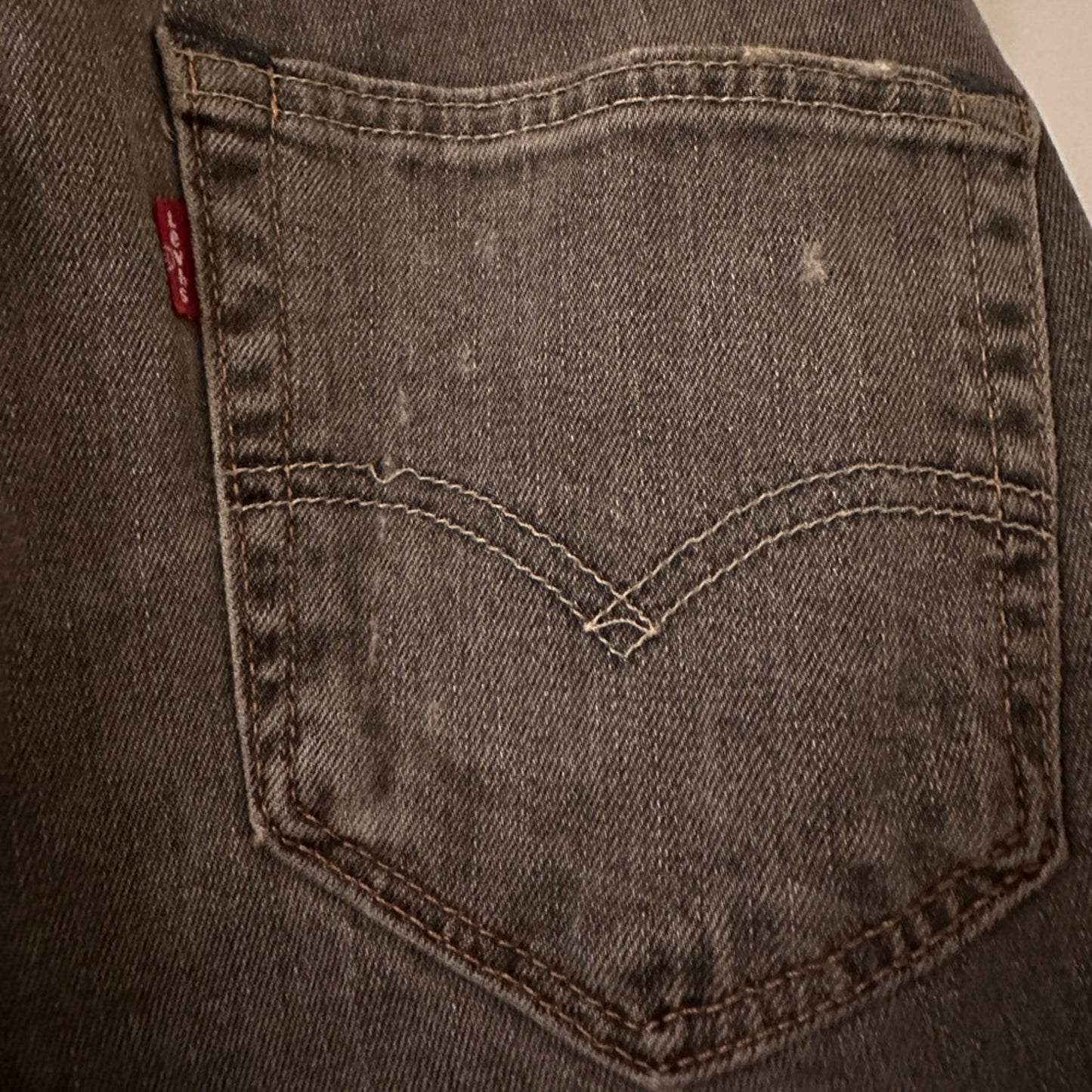 Levi’s 510 dark grey distressed skinny jeans 28/30