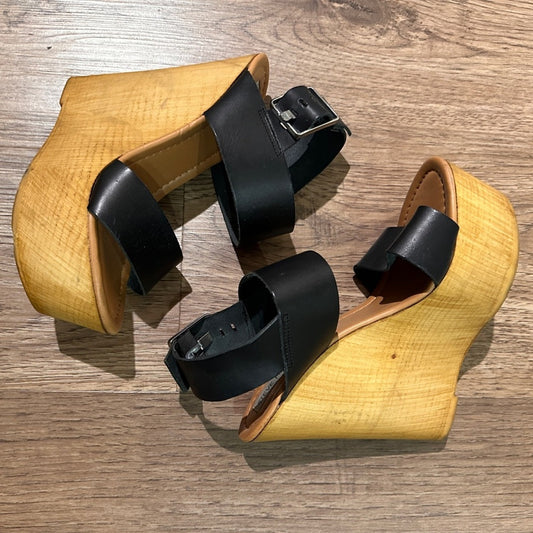 Steve Madden black and brown platform wedges size 8