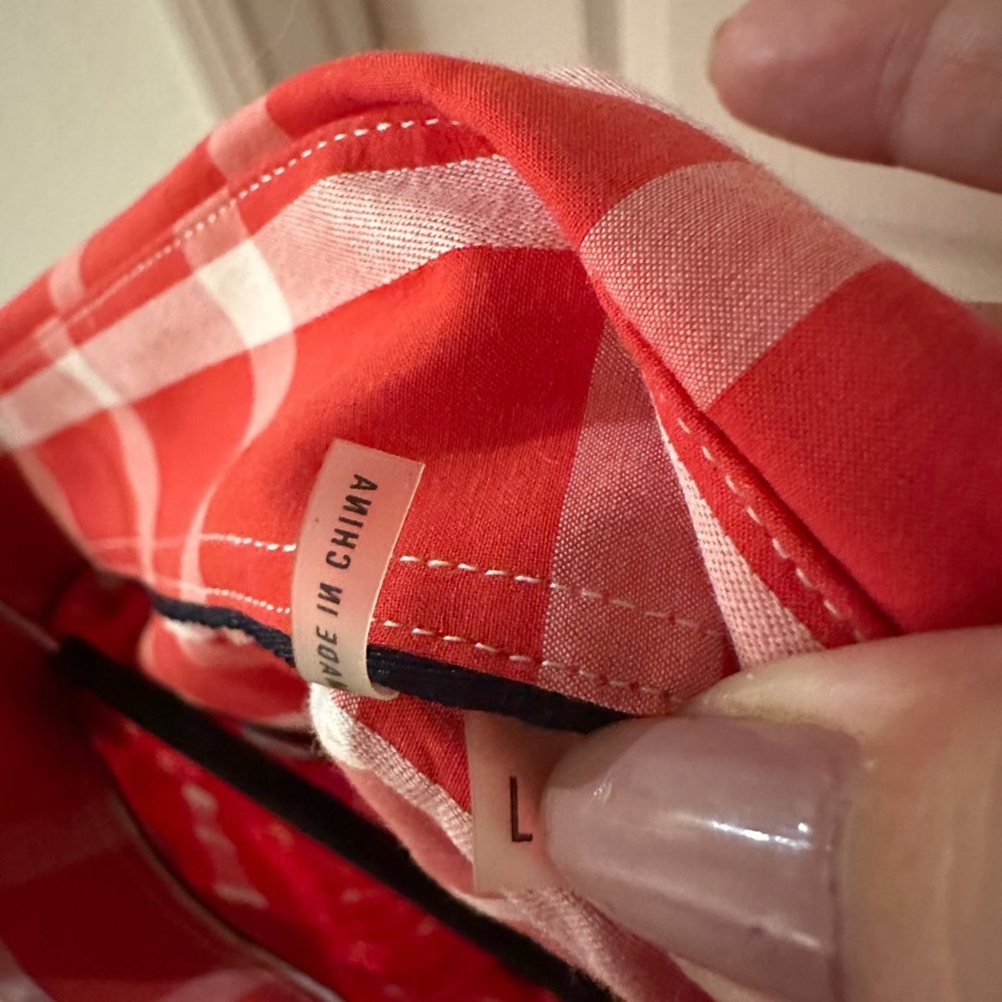 🍷Bugatchgi red and white plaid button up shirt size large