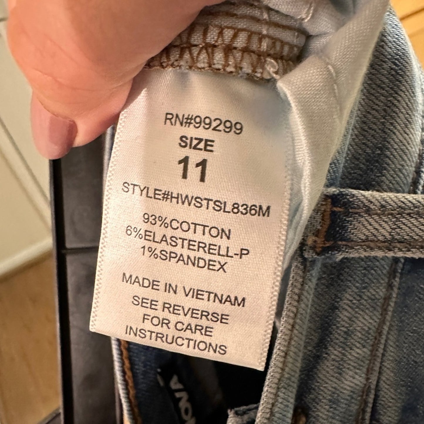 Fashion Nova straight leg jeans size 11