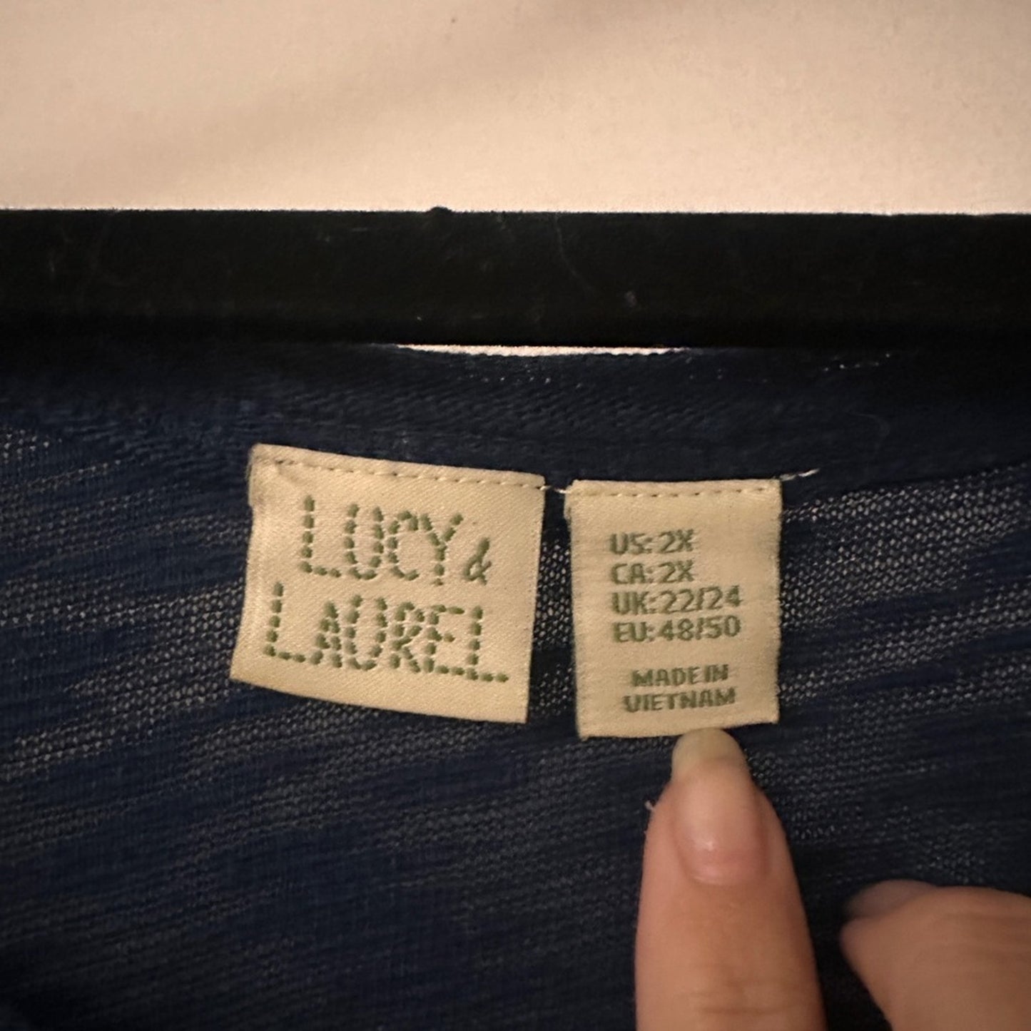 🍷Lucy & Laurel 100% cotton navy blue long sleeve tee size 2X