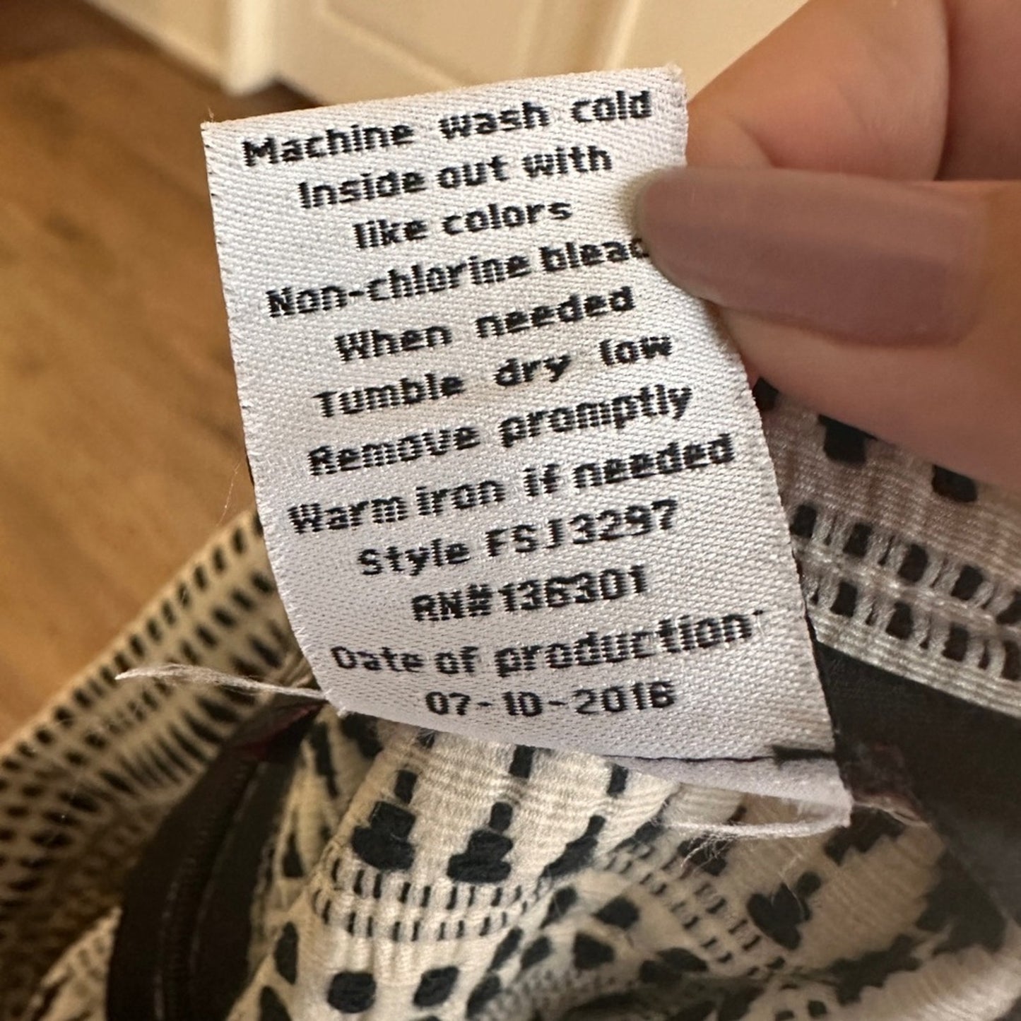 Freestyle Revolution black and white aline skirt size small