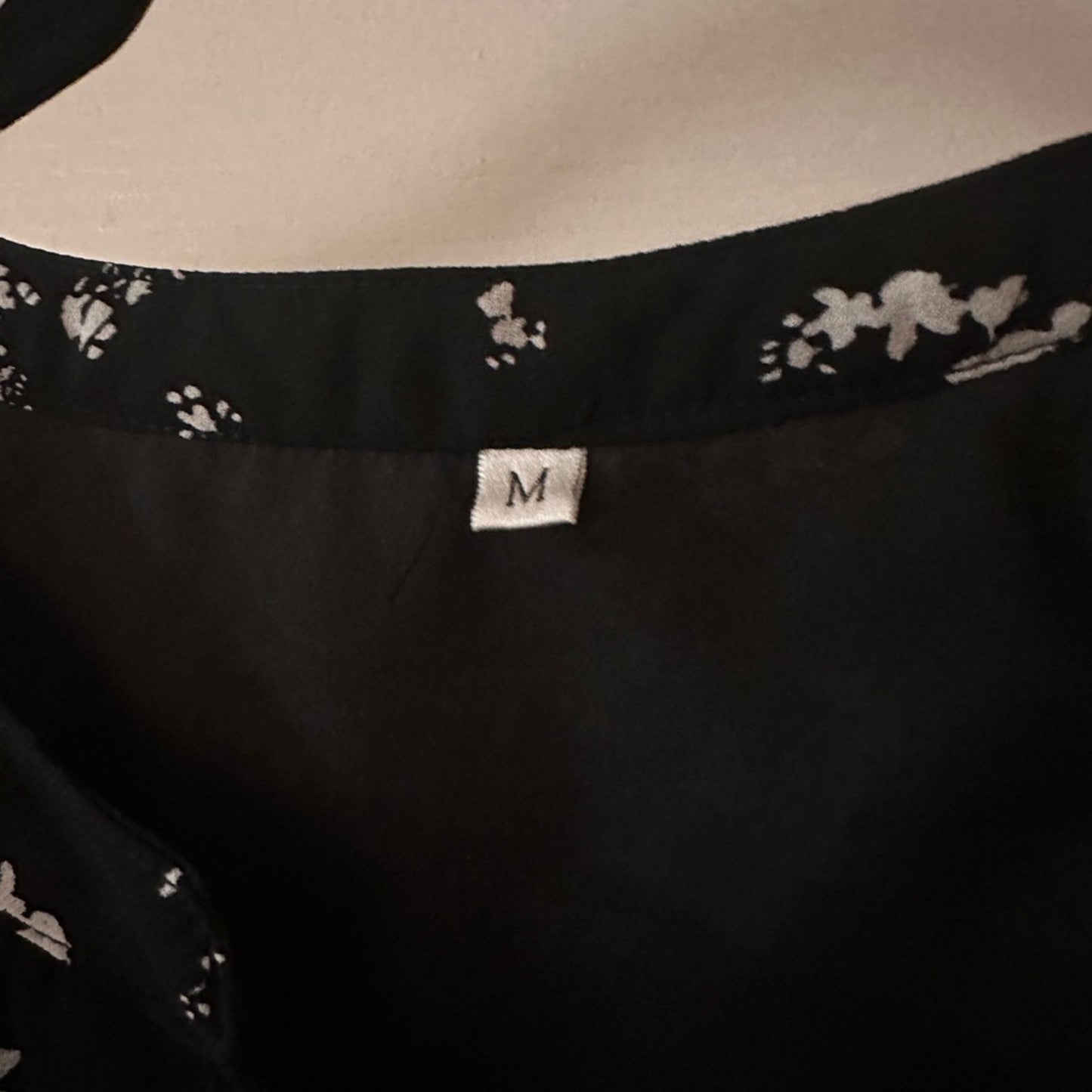 🐈⬛Made in Italy Black and white floral chiffon long sleeve blouse size medium