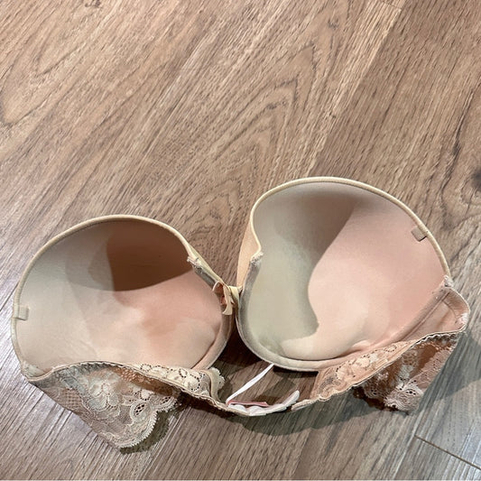 Victoria’s Secret strapless bra size 36D