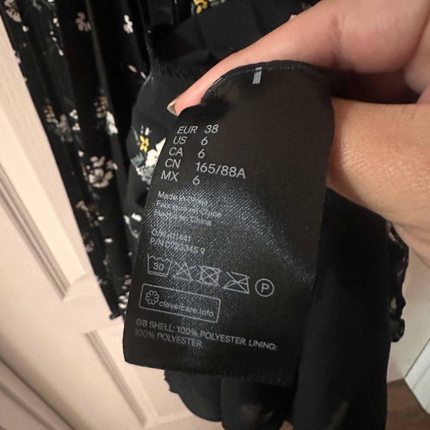 H&M black pleated skirt micro floral dress size 6