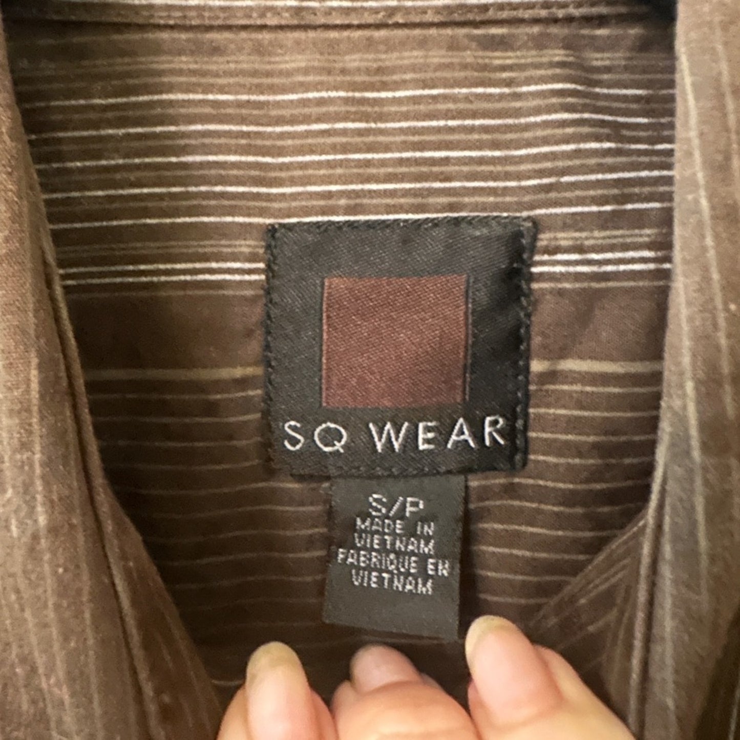 SQ Wear brown micro patterned button up shirt size small