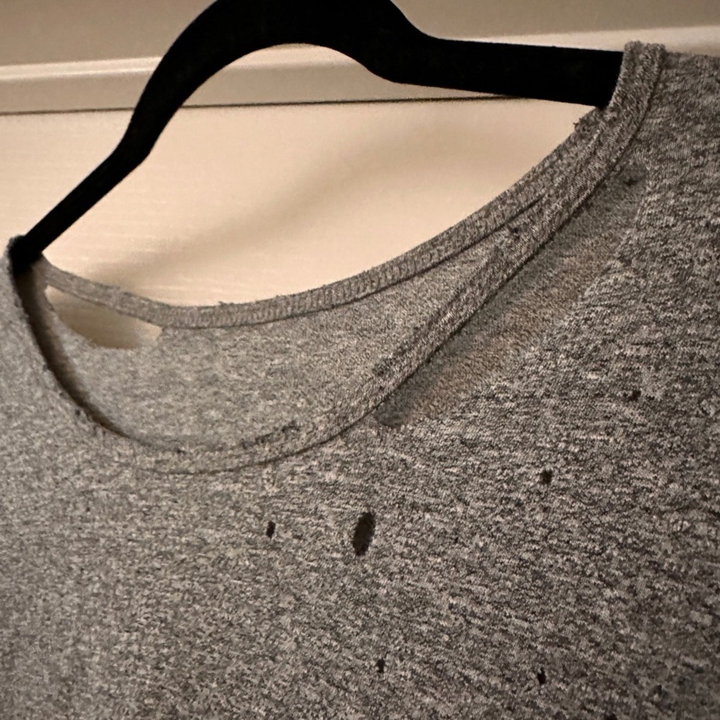 R+A distressed dark grey relaxed fit tee shirt size medium