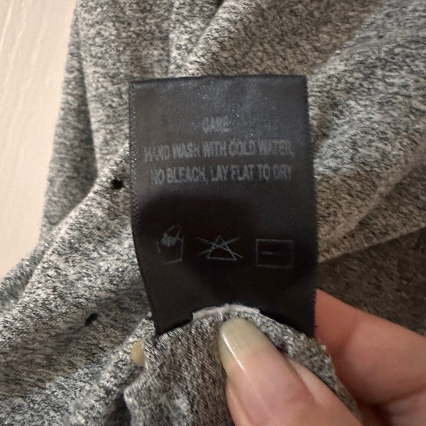 R+A distressed dark grey relaxed fit tee shirt size medium