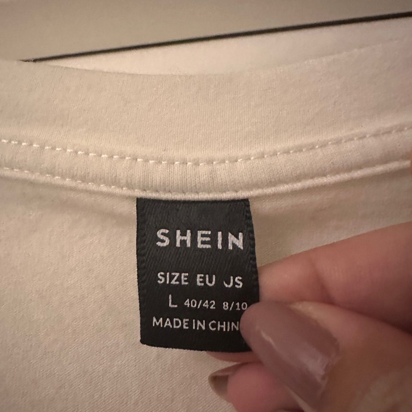 SHEIN lips graphic tee size large