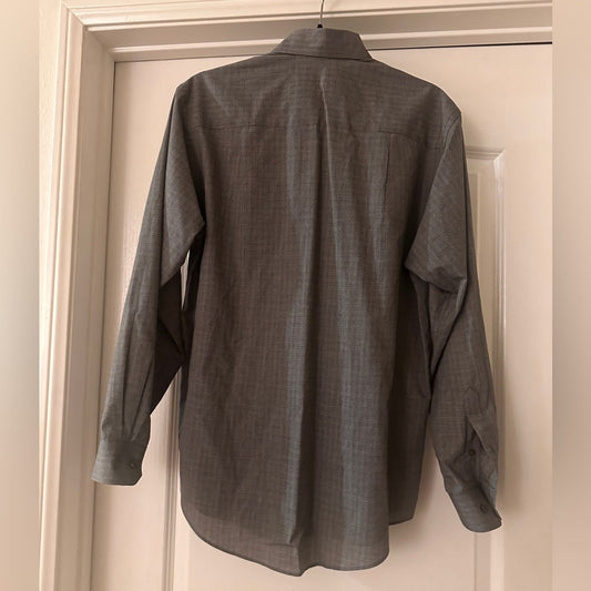Van Heusen wrinkle free grey button up shirt size small