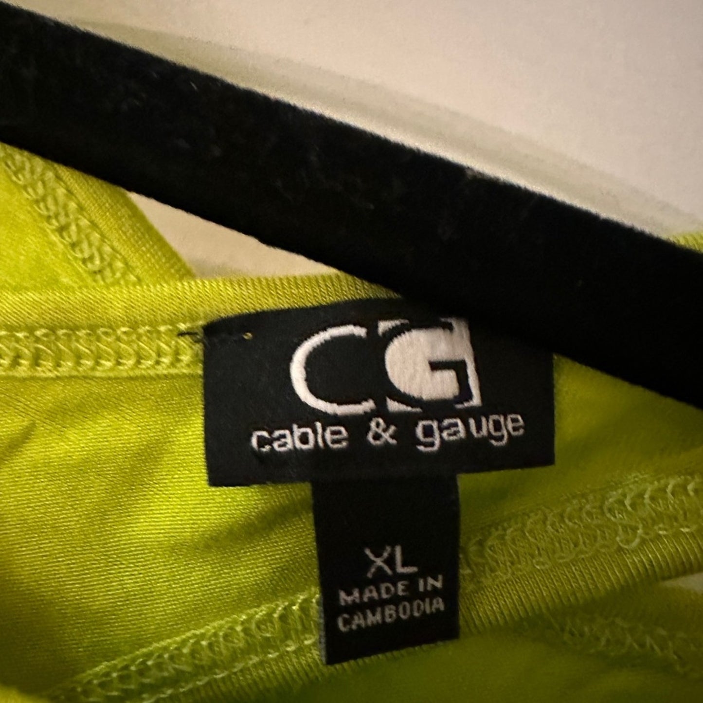 🍷Cable & Gauge bright green criss cross back tee shirt size XL