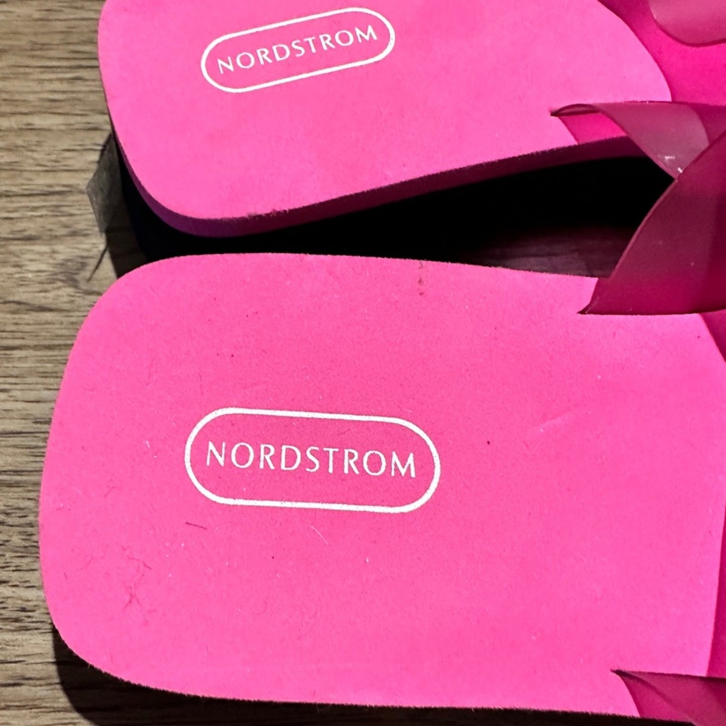 🍷Nordstrom pink Y2K era pink foam platform sandal slides size 3