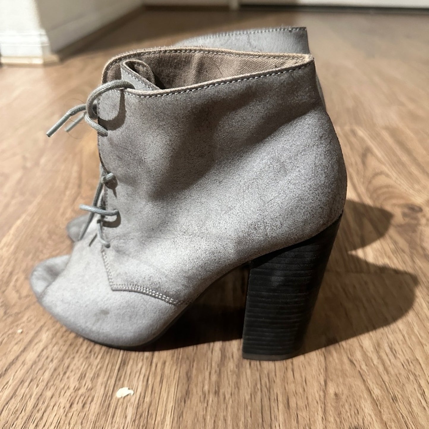 🍷ASOS grey open toe heeled ankle booties size 5