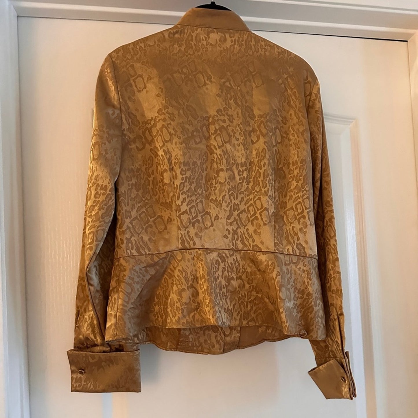 NWT Jones New York ruffle animal print blouse size small