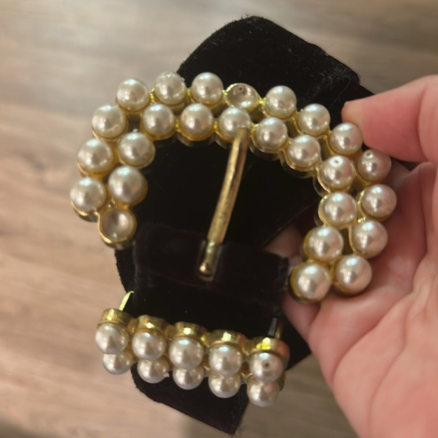 Absolutely fresh vintage velvet and leather bonded belt with pearl buckle medium