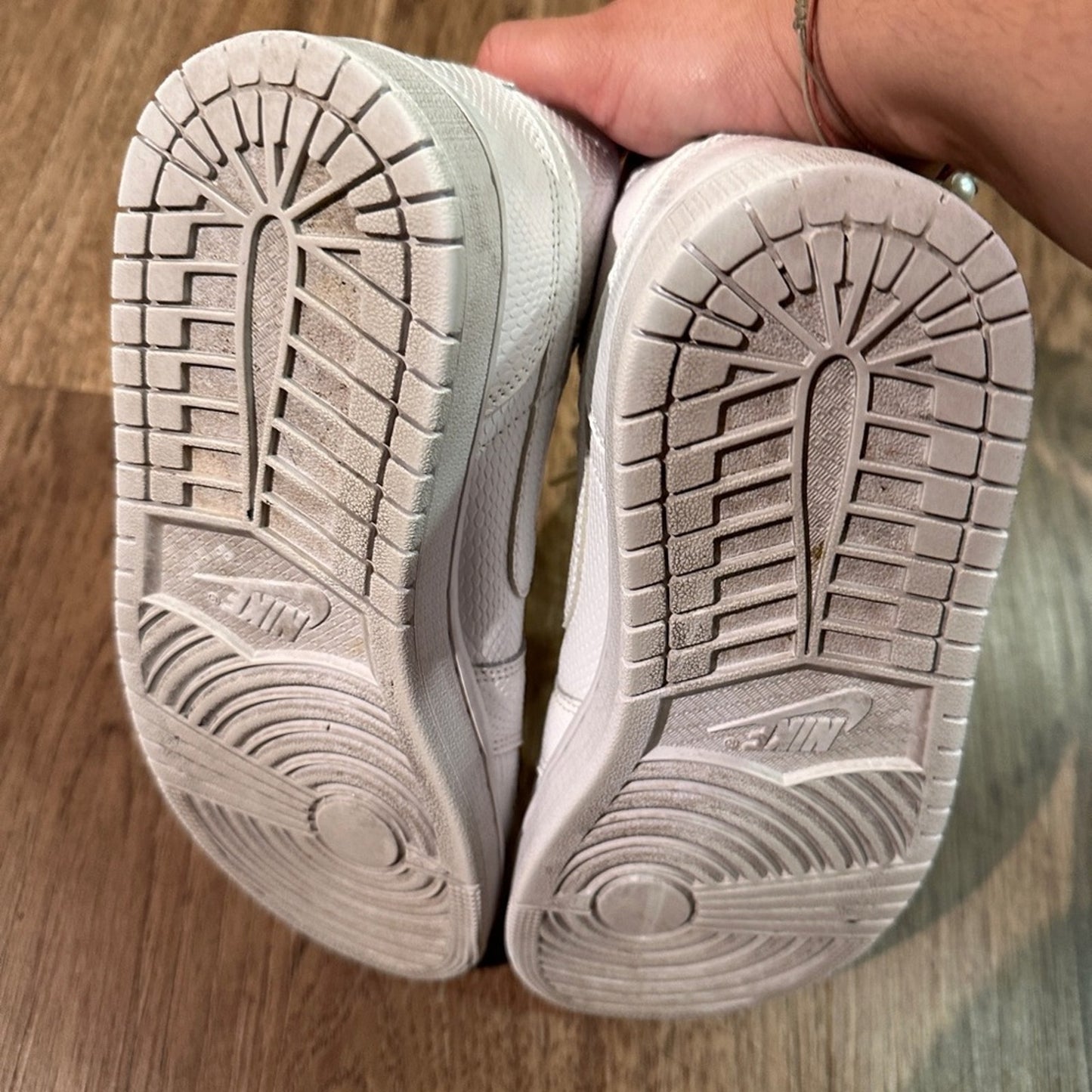 🐈⬛White Nike Air Jordan high tops size 8.5