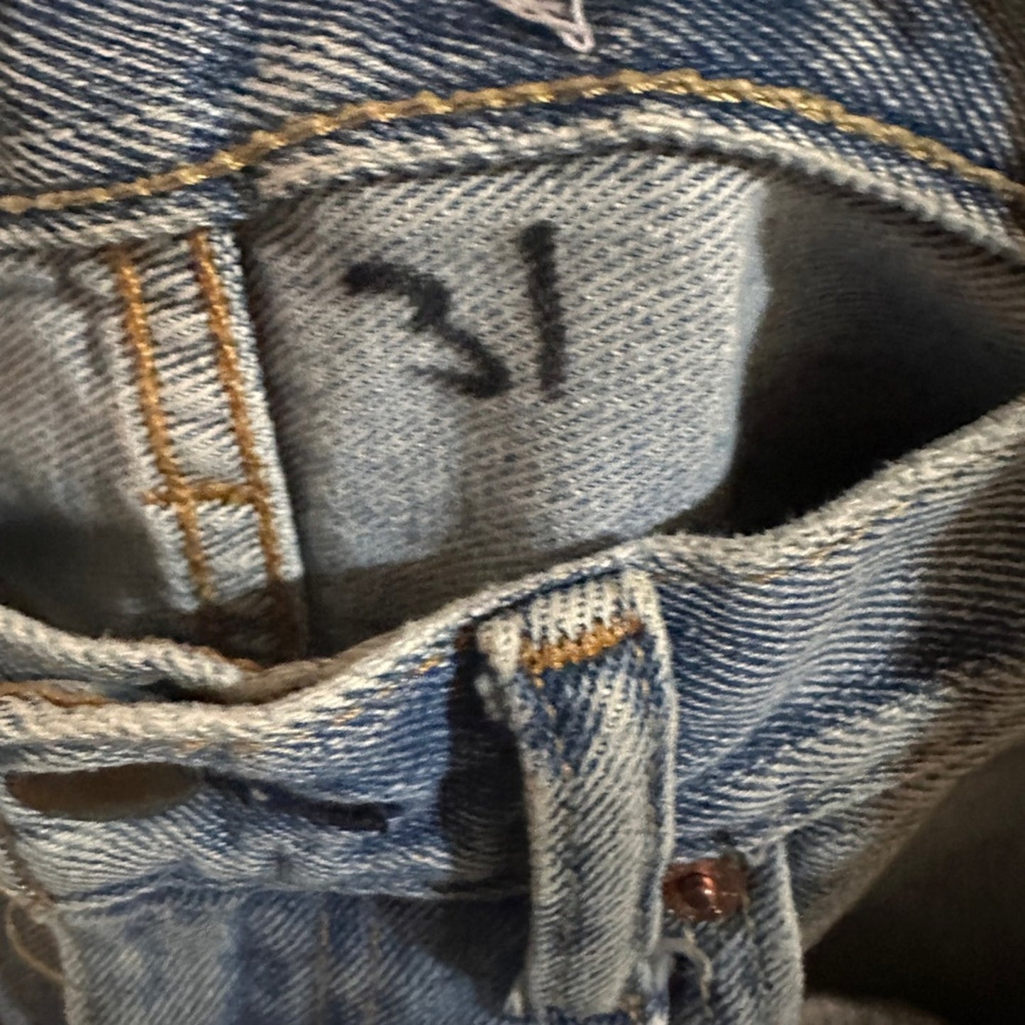 Distressed straight leg jeans 100% cotton size 31