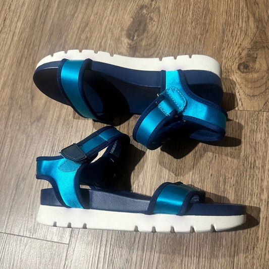 🍷NWT Aldo blue sandals size 6.5