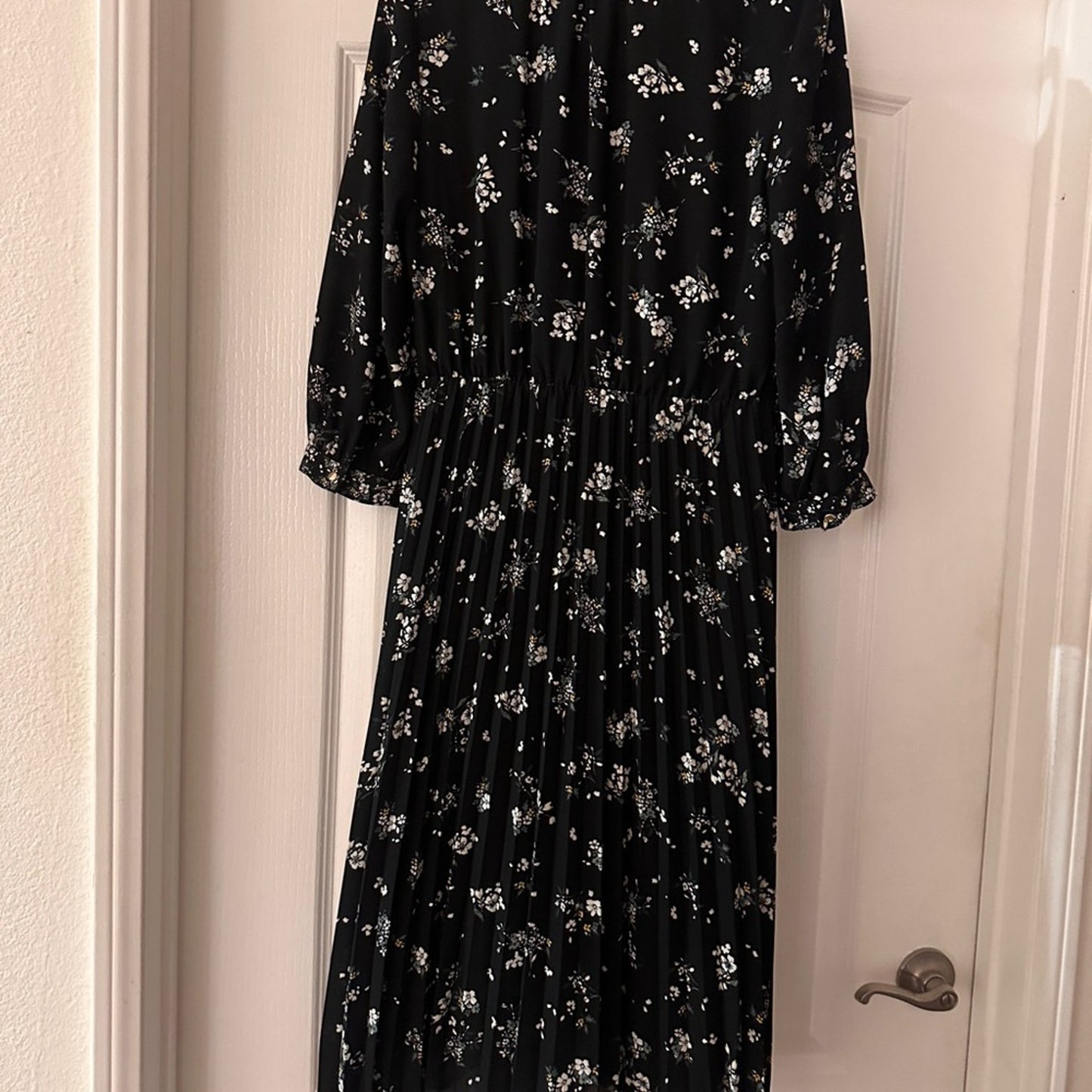 H&M black pleated skirt micro floral dress size 6