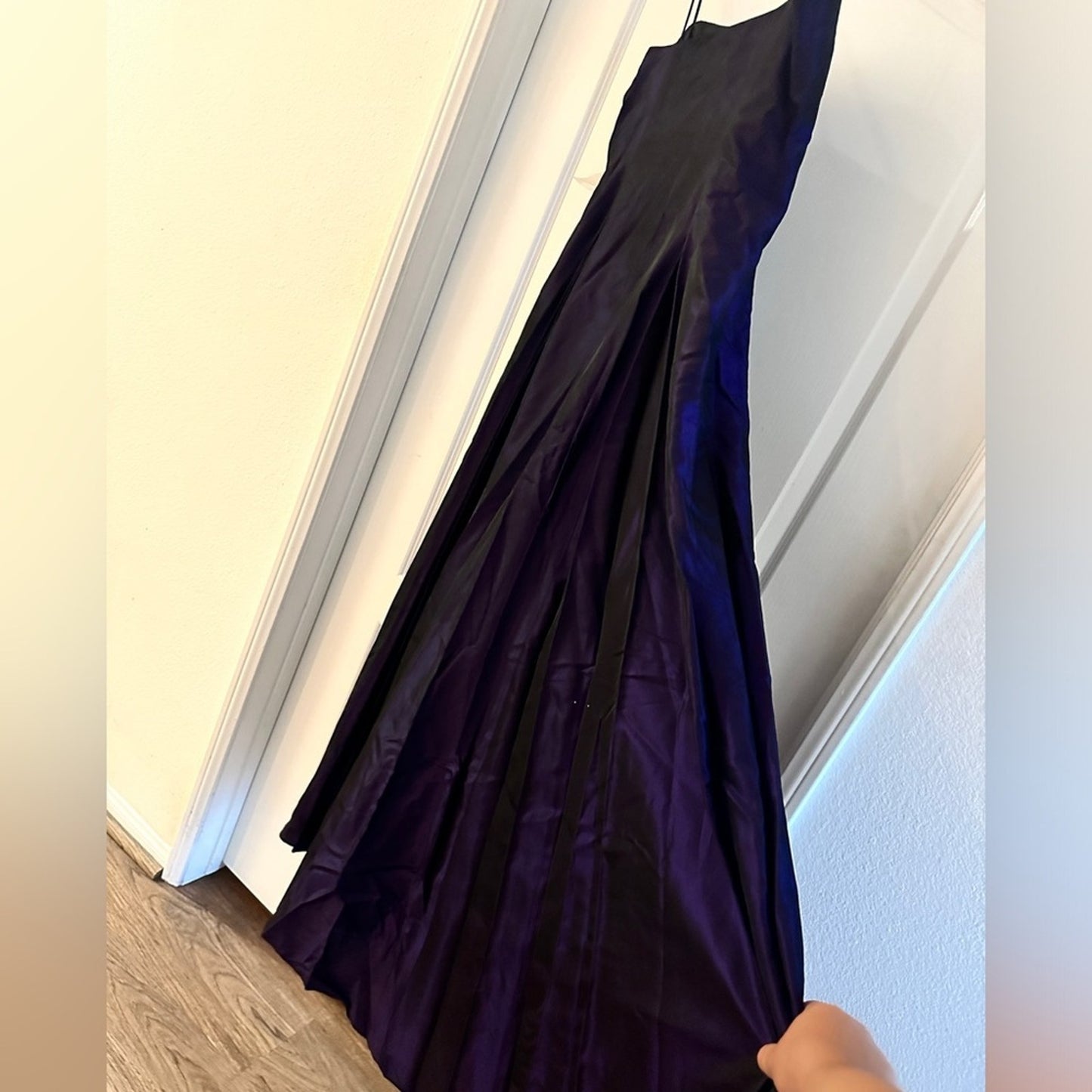 🍷NWT Laundry by Shelli Segal evening gown in plum size 8