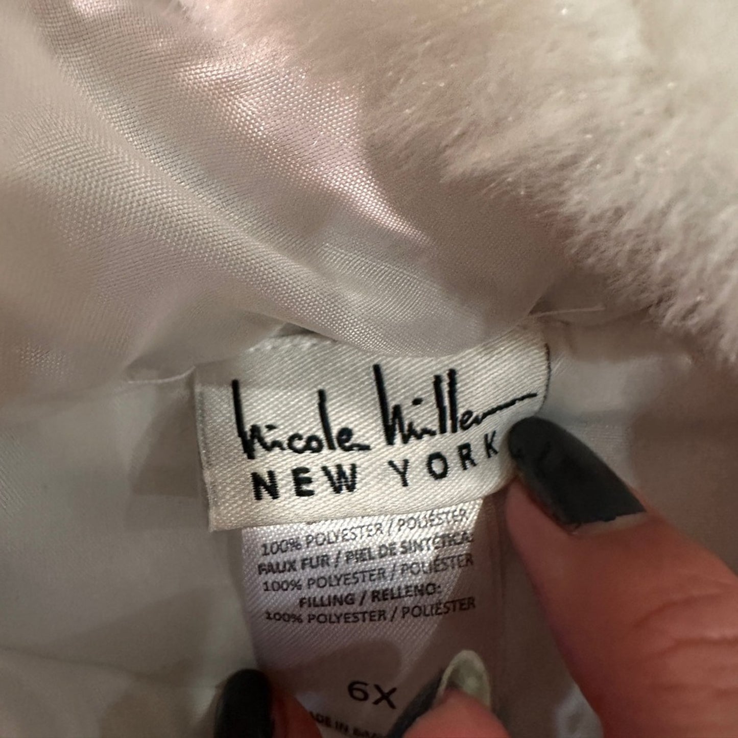 NWOT Nicole Miller New York white and black bow tie hooded puffer vest size 6