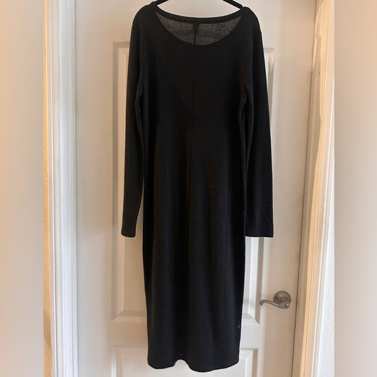 Old Navy chic and sleek black knit long sleeve midi dress size large