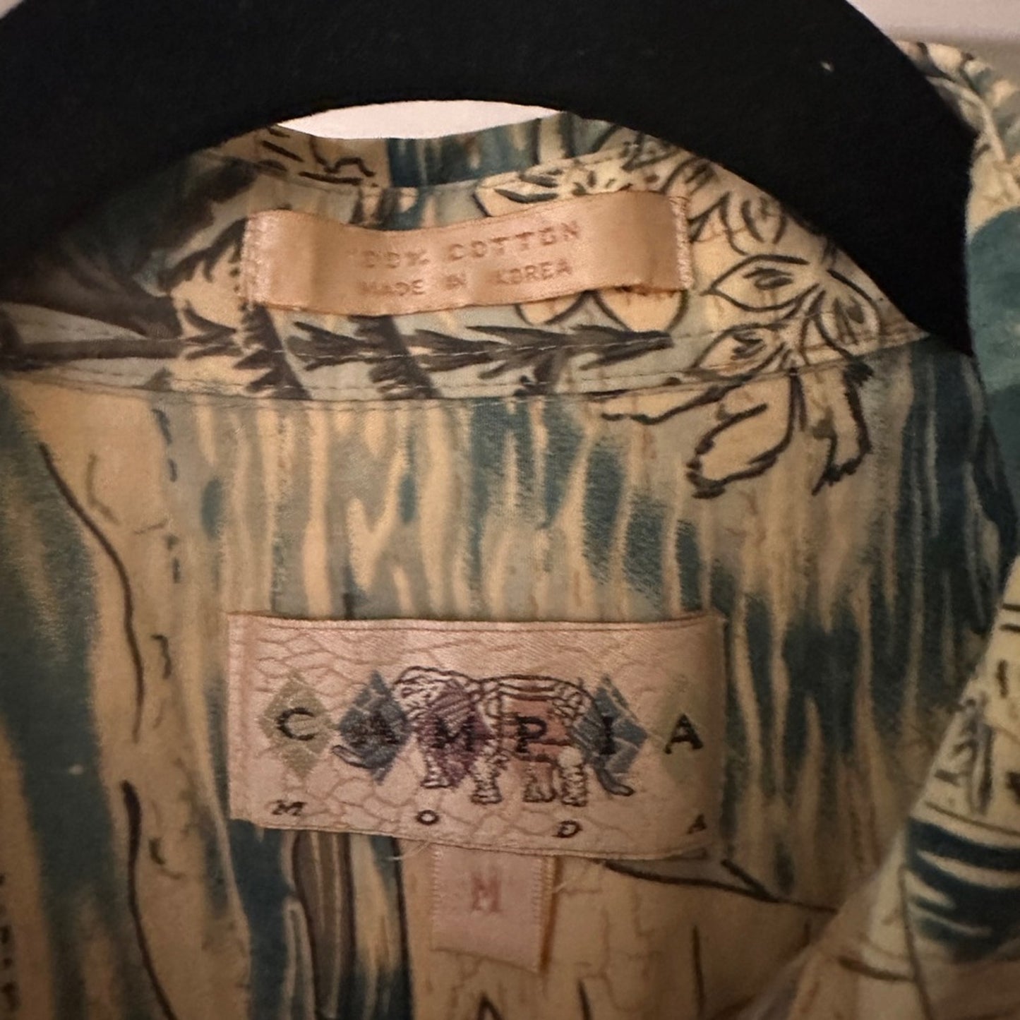 Campia Moda beige and green button up tee shirt size medium