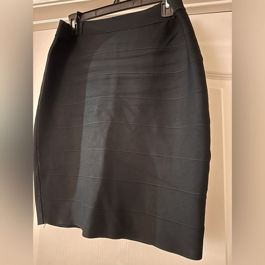 🍷Guess black pencil bandage skirt size large