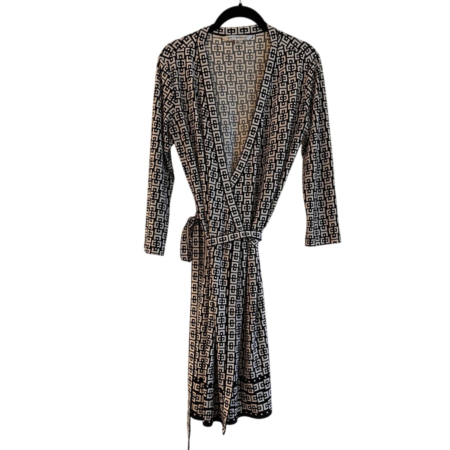 Max Studio cream and black geometric print wrap dress size small